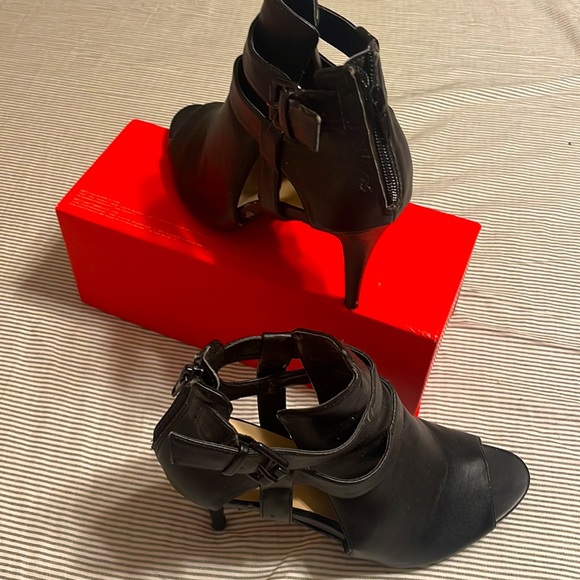 Nine West Black Heels Size 8 1/2 - Picture 6 of 10